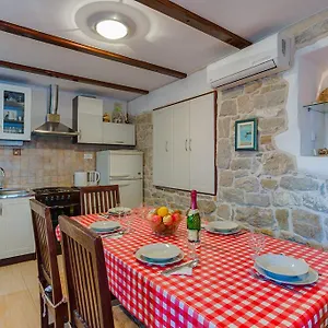 Tomo Apartament