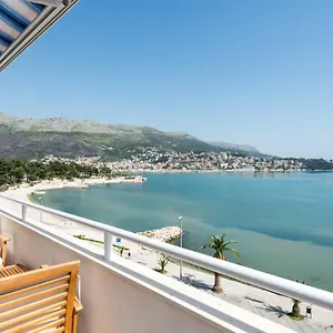 Sun & Sea Apartament